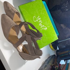 Brand New tan sandals!